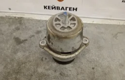 Подушка двигателя Volkswagen Touareg 2013 7P