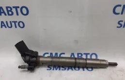 Форсунка топливная для Audi Q7 2010 года на фотографиях