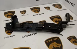 Крепление фары Porsche Cayenne 2008 957