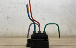 Блок клапанов пневмоподвески для Audi Q7 4L 2005-2015