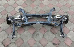 Подрамник задний Mercedes-Benz
