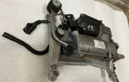 Компрессор пневмоподвески задний для Audi Q7 на фотографиях