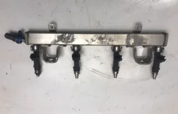 Рейка топливная (рампа) Mazda 6 GG рестайлинг 2005—2008 L3G213150 L8