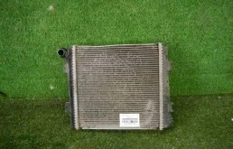 Радиатор охлаждения ДВС для Mercedes-Benz GL class 2015 года на фотографиях