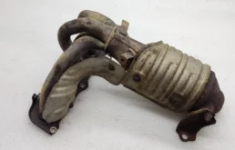 Выпускной коллектор для Toyota RAV4 на фотографиях