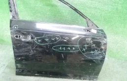 Дверь передняя правая для Audi A4 2015 года на фотографиях