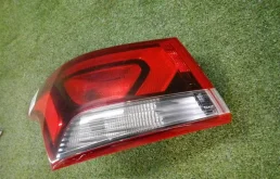 Фонарь внешний левый для Hyundai Solaris 2015 года на фотографиях