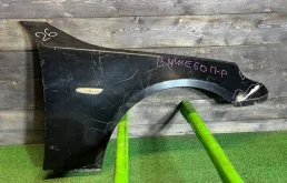 Крыло переднее правое BMW E60.