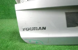 Двери для Volkswagen Touran 2012 года на фотографиях