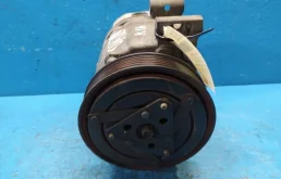 Компрессор кондиционера для Nissan X-Trail 2003 года на фотографиях