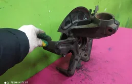 Кулак поворотный правый для Volkswagen Jetta на фотографиях