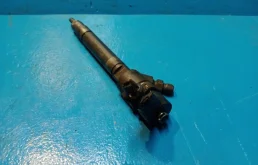 Форсунка топливная для Volvo XC90 на фотографиях