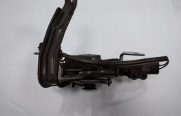 Замок капота для Hyundai Solaris на фотографиях