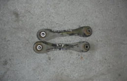 Рычаг подвески Mazda 3 2002-2009 BK