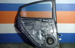 Петля Hyundai Solaris 1 793300U000 RB, задняя левая