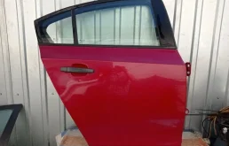 Стекло Chevrolet Cruze J300