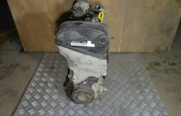 Двигатель без навесного для Volkswagen Polo 2018 года на фотографиях