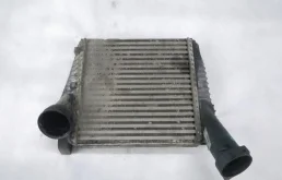 Интеркулер левый (7L6145803D) для Audi Q7 4L 2005-2015