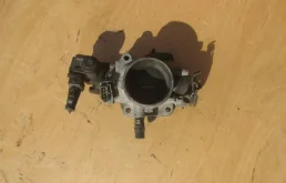 Дроссельная заслонка для Hyundai Tucson 2009 года на фотографиях