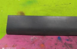 Молдинг двери передний правый для Audi Q7 2009 года на фотографиях