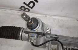 Рулевая рейка для Toyota RAV4 2021 года на фотографиях