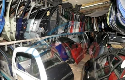 б.у. кузовные запчасти. Капоты, крылья, двери....