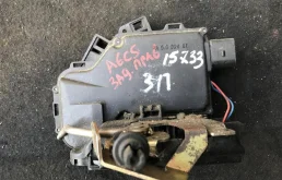 Замок двери задней правой 4B0839016B  2.5 TDI Audi