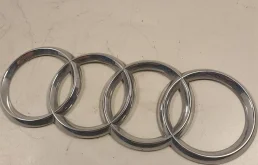 Бленда 8K5827023AE    Audi
