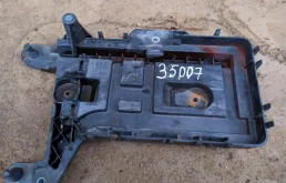Полка аккумулятора 1K0915333D  1.9 TDI Volkswagen