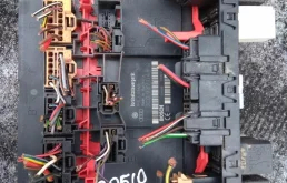 Блок бортовой сети 3C0937049Q  2.0 Турбо бензин V