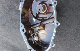 Крышка распредвала 06F103530E  2.0 Турбо бензин Audi