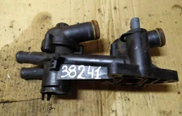 Корпус термостата 03C121111P  1.4 TSI Volkswagen