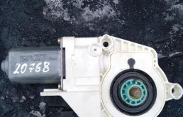 Моторчик стеклоподъемника передний правый 4F0959802B  3.2 Бензин Audi