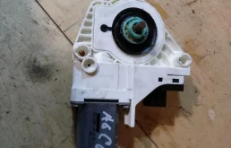 Моторчик стеклоподъемника передний правый 4F0959802B  3.2 Бензин Audi