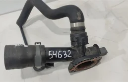 Фланец (тройник) системы охлаждения 03L121132AC  2.0 TDI Audi