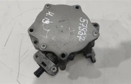 Насос вакуумный 06J145100C  2.0 TFSI Audi