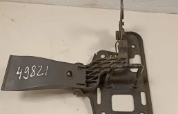Крюк капота 8T0823480    Audi