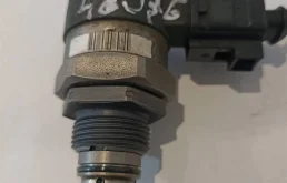 Регулятор давления топлива 057130764AB  2.0 TDI Audi