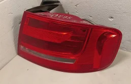 Фонарь задний правый 8K5945096D    Audi