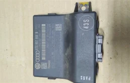 Диагностический интерфейс шин данных 8T0907468M