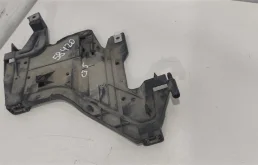 Крепление фары правой 8K0941454    Audi