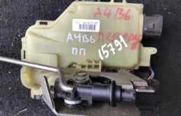 Замок двери передней правой 8E1837016D  1.9 TDI Audi
