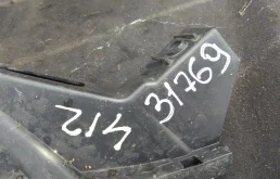 Направляющая переднего бампера правая 3C0807890