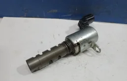 Клапан изменения фаз ГРМ Toyota Camry 40 2010 1533031020 GSV40 3.5 2GRFE