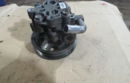 Насос ГУР для Opel Astra 2017 года на фотографиях