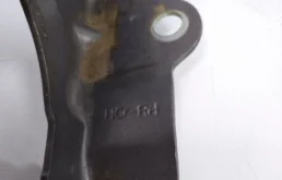 Петля капота левая для Hyundai Solaris 2021 года на фотографиях