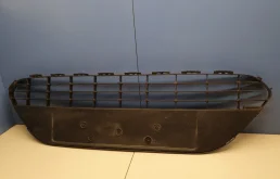 Решётка в бампер центральная для Ford Focus 2 2005-2008