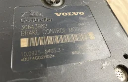 Блок ABS для Volvo XC90 2012 года на фотографиях