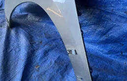 Крылья для Toyota Alphard 2008 года на фотографиях