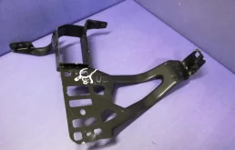 кронштейн фары боковой BMW 5-серия E60/E61 51647033732
